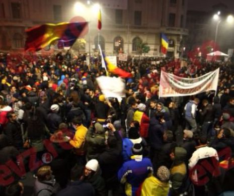 A cincea zi de REVOLUŢIE #COLECTIV. Sute de oamenii au blocat Piața Universității
