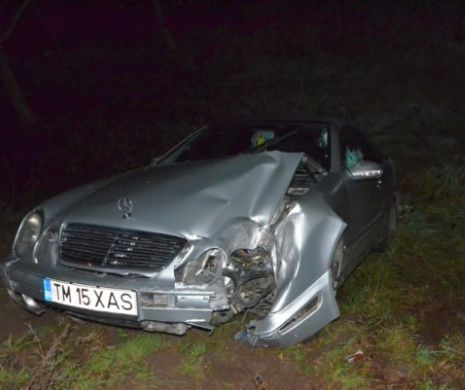 Băut la volan, un șofer a plonjat cu mașina în albia Timișului