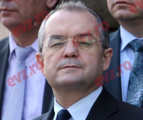 Fostul premier Emil Boc a fost chemat la DNA Bucureşti unde va fi audiat în dosarul sponsorizărilor primite de PDL