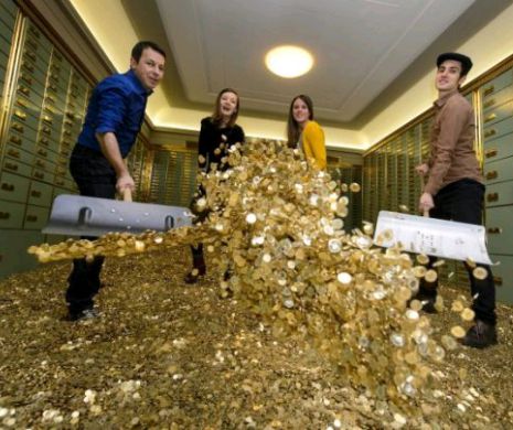 Începe „Războiul contra banilor”: Ești PENALIZAT dacă ai economii! Este INTERZIS să ai bani-cash la tine!