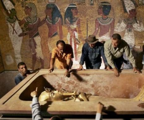 MORMÂNTUL LUI TUTANKHAMON. IMAGINI nevăzute vreodată au fost DIFUZATE ÎN PREMIERĂ