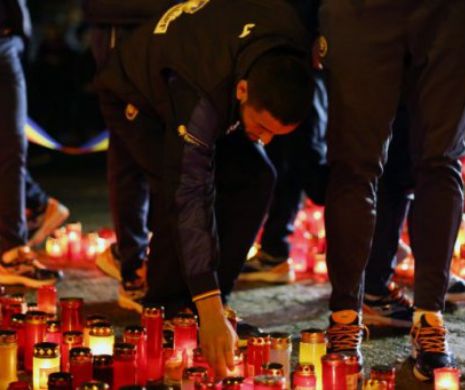 Naționala de fotbal a României s-a recules la locul TRAGEDIEI din Colectiv. „Este una dintre cele mai mari catastrofe pe care am prins-o în viața mea”