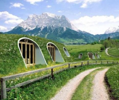 CASA HOBBIT a devenit realitate. 10 FOTOGRAFII cu locuinţa-minune CE SE MONTEAZĂ ÎN 3 ZILE. Preţul ei este IMBATABIL