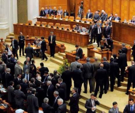 Parlament: Sporuri pentru medicii care au intervenit în cazul Colectiv