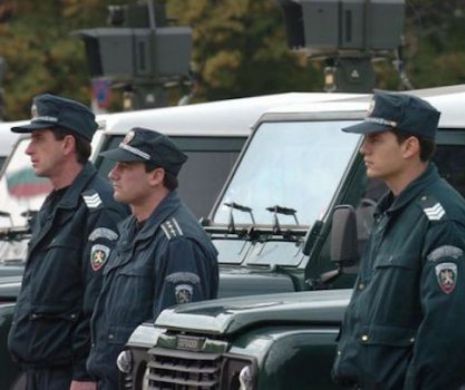 Abuzuri grave împotriva MIGRANŢILOR care traversează BULGARIA. Human Rights Watch: POLIŢIA bulgară ÎI BATE şi LE FURĂ banii şi bunurile