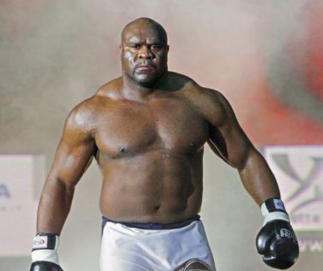 Bomba inceputului de an. Celebrul Bob Sapp a castigat aseara primul meci dupa 10 ani! Trebuie sa vezi ce TKO a dat! VIDEO