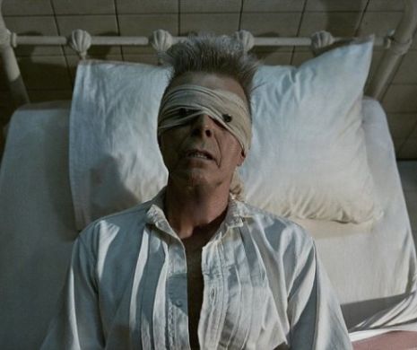 BREAKING NEWS. David BOWIE A MURIT. Fanii nu cred însă această tragică informaţie publicată pe Facebook şi susţin că ar fi, de fapt, o farsă SINISTRĂ