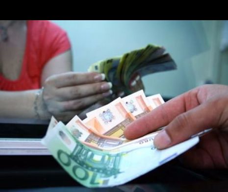 CÂT au cheltuit românii de Revelion!