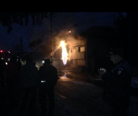 CAZ REVOLTĂTOR la Câmpina. O casă A ARS 75 DE MINUTE dintr-un motiv care arată cât de INCOMPETENTE sunt AUTORITĂŢILE DIN ROMÂNIA