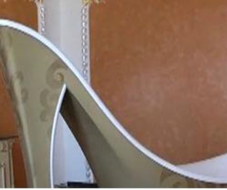 Cea mai BOGATĂ familie de ROMI se scaldă într-un pantof imens de damă. Luxul NESIMŢIT şi OPULENŢA au scandalizat o întreagă COMUNITATE