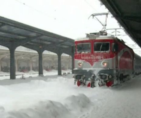 CFR: Mersul trenurilor, DAT PESTE CAP din cauza gerului. Zboruri ANULATE şi întârzieri de câteva ore pe Otopeni