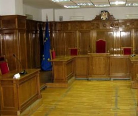 CSM l-a plasat pe procuror cu 20 de centimetri mai sus decât pe avocatul apărării. Un profesor universitar de drept din Cluj dă o replică usturătoare