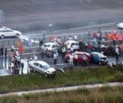 EFECTUL TRAGIC al condiţiilor meteo. AUTOSTRADĂ ÎNSÂNGERATĂ din cauza unui accident cu 18 maşini implicate. ATMOSFERĂ GROAZNICĂ, 15 ambulanţe şi MULTE VICTIME
