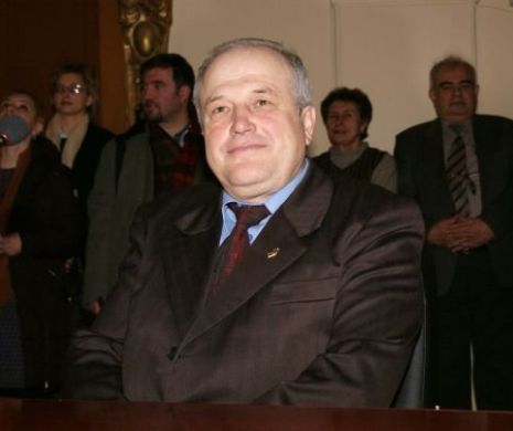 Extraordinarul caz al unui ACTIVIST PCR care s-a înfrăţit cu DOMNII DEMOCRAŢI şi acum este FAVORIT LA PRIMĂRIE. Lovitura politică a anului?