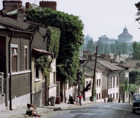 FOTOGRAFII ISTORICE cu vechea zonă Uranus-Antim, RASĂ DE CEAUŞESCU pentru a face loc proiectului CASA POPORULUI. Parfumul trecutului NAŞTE NOSTALGII