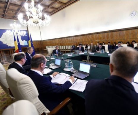 Guvernul NU acordă tichete SOCIALE decât cu o condiţie: Copiii să MEARGĂ la grădiniţă