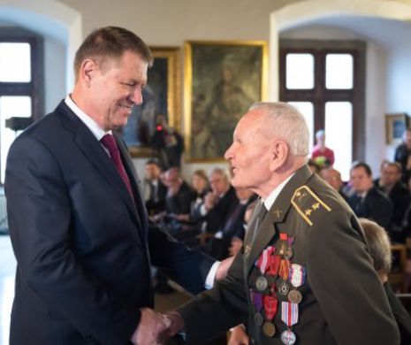 Mai bine mai târziu decât nicodată! Veterani de război înaintați în grad după 71 de ani