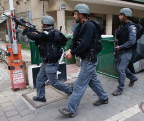 O BESTIE JIHADISTĂ a intrat într-un restaurant şi A TRAS ZECI DE RAFALE. Serviciile de securitate ÎL VÂNEAZĂ pe cel care a ÎNSÂNGERAT acest început de an. ALERTĂ
