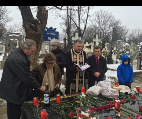 Oamenii nu l-au uitat pe REGELE MUZICII POPULARE ROMÂNEŞTI. Parastas pentru ION DOLĂNESCU în ziua de Sfântul Ioan