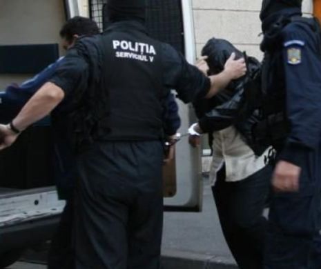 PERCHEZIŢIE la Unirea Shoping Center, din BUCUREŞTI. EVAZIUNE FISCALĂ  şi SPĂLARE DE BANI la magazine de haine