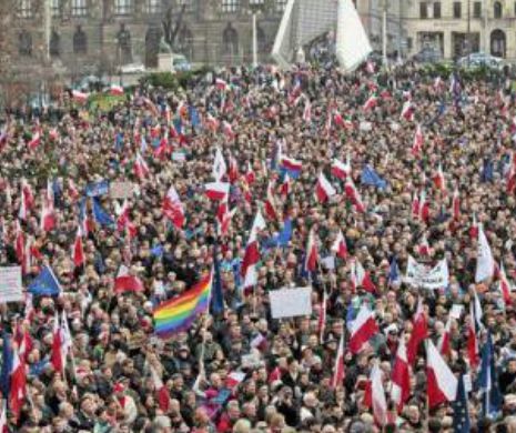 REVOLTĂ masivă în Polonia