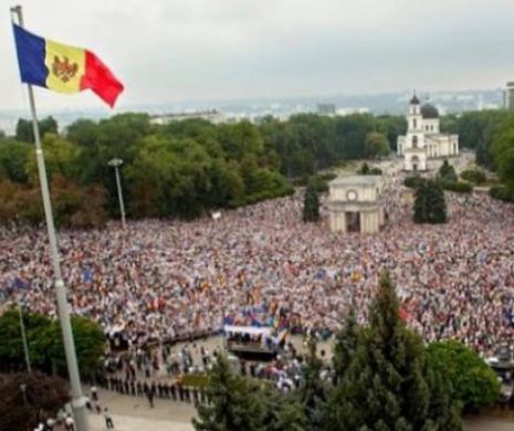 TENSIUNE MAXIMĂ la Chişinău. Unioniştii au fost AGRESAŢI de vorbitorii de limbă rusă. Mitropolitul Moldovei a făcut APEL LA CALM