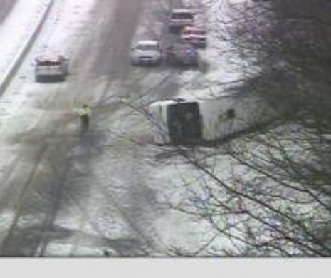 ACCIDENT de autocar soldat cu 30 de răniţi!