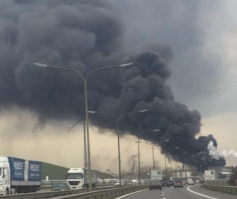 BELGIA: Explozie de PROPORȚII la o CENTRALĂ de colectare a deșeurilor. Locuitorii, sfătuiți să rămână în case