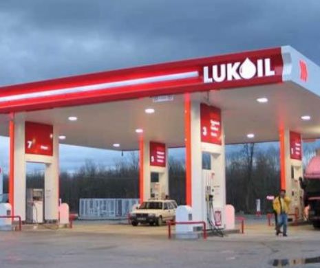 Plata cu cardul nu mai merge la benzinăriile Lukoil. Explicațiile autorităților