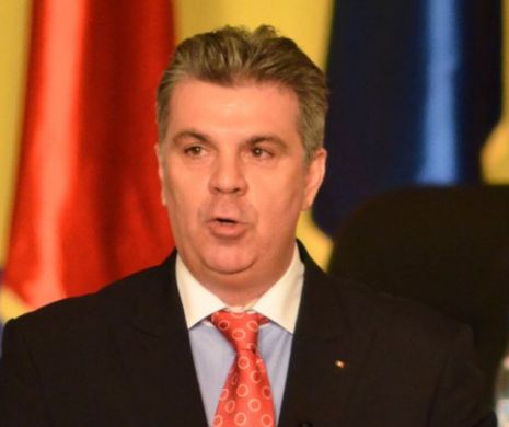 DISCUŢII la CAMERA DEPUTAŢILOR înainte de începerea şedinţei de plen