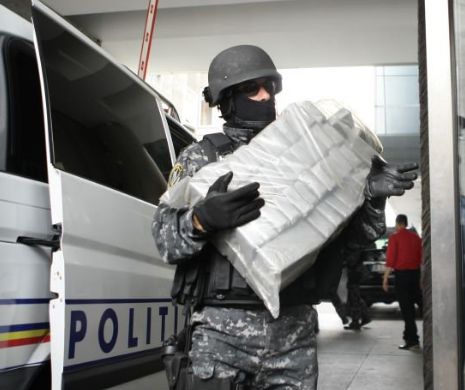 DROGURI PENTRU COPII in orasul Lupeni. O ampla actiune DIICOT arata ca in orasul unde un interlop a BATUT o salvamontista functiona o RETEA de traficanti de stupefiante