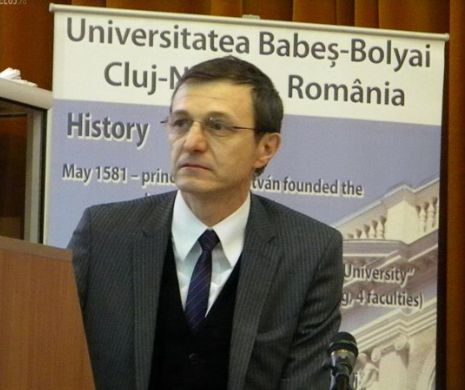 Ioan Aurel Pop a fost numit șef al comisiei care controlează DIPLOMELE și TITLURILE universitare. Când a avut de-a face cu un plagiat grosolan s-a uitat în altă parte