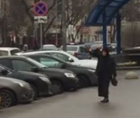O BONĂ JIHADISTĂ a decapitat un fetiţă şi s-a PLIMBAT cu capul acesteia pe STRADĂ. Femeia a fost RIDICATĂ de POLIŢIŞTI