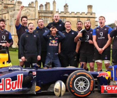 Rugbiști vs. bolid. Cum s-a LUPTAT pachetul de înaintare al unei echipe celebre din Anglia cu o mașină de Formula 1 / VIDEO