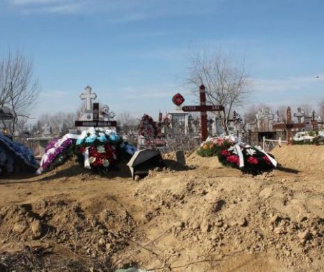 SITUAŢIE INCREDIBILĂ într-un cimitir din Galaţi. GROPARII FAC CE VOR fără să fie traşi la răspundere l Foto
