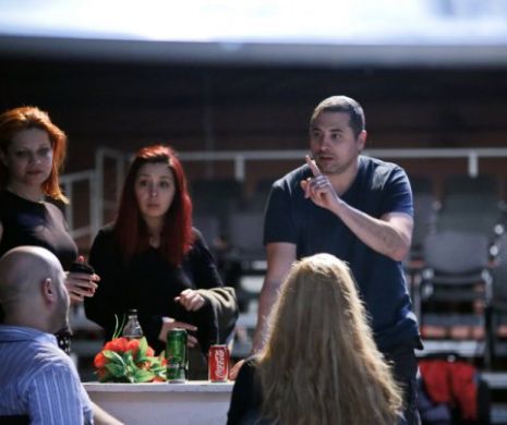 A făcut un deceniu film și a câștigat Ursul de Argint. Radu Jude se lansează, joi, în TEATRU