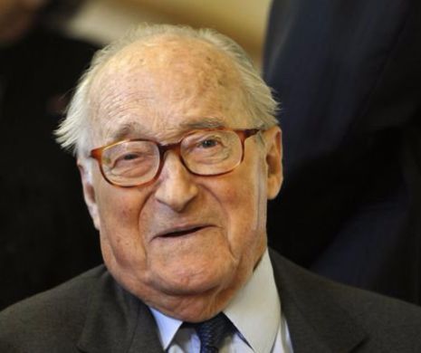 A murit scriitorul și academicianul francez Alain Decaux