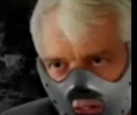 Ambasadorul UE în Israel a făcut un gest CONTROVERSAT. Diplomatul şi-a pus BOTNIŢĂ, exact ca în filmul "Tăcerea Mieilor" | VIDEO
