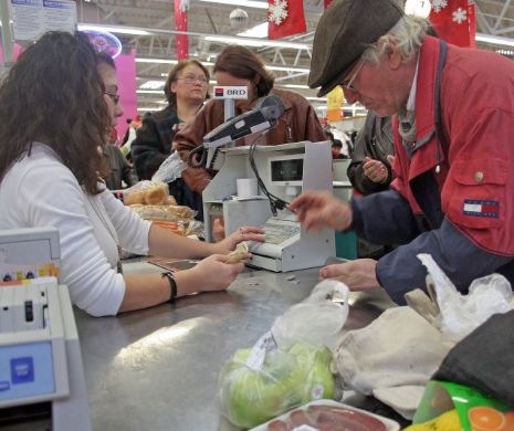 CONSUMUL ridicat a împins în SUS economia cu 3,7% în 2015. Cât de SĂNĂTOASĂ e creşterea?