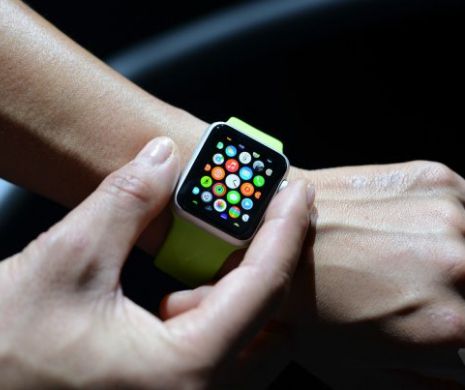 Firme din SUA OFERĂ angajaţilor ceasuri APPLE cu condiţia să facă mişcare
