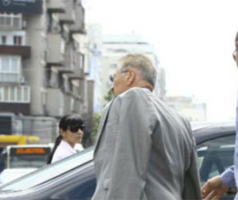 Maşini de preşedinţi! Cu ce autovehicule circulă Emil Constantinescu, Traian Băsescu şi Ion Iliescu!