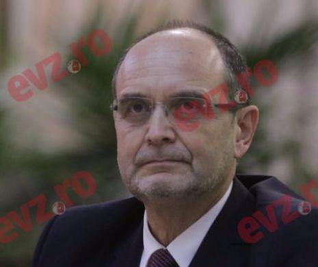 Ministrul Educaţiei, luat la rost de un grup de profesori şi intelectuali români. Gabriel Liiceanu, Emilia Şercan, Teodor Baconschi şi alţii îi scriu lui Adrian Curaj despre PLAGIATE