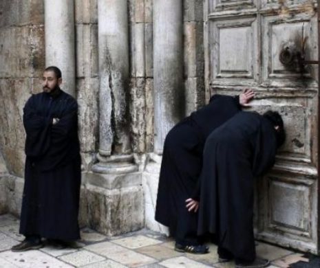 Mormântul lui Iisus Hristos din Ierusalim se degradează de la o zi la alta. Credincioşii sunt disperaţi iar acum administratorii locului au luat o decizie incredibilă