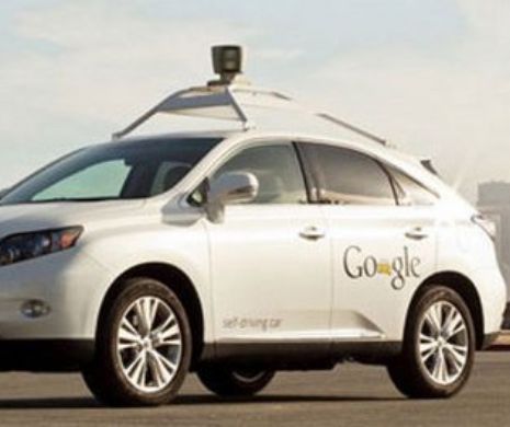 O MAŞINĂ fără şofer de la GOOGLE a cauzat PRIMUL ACCIDENT de acest gen din lume