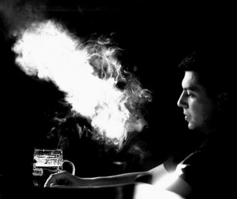 Petreceri cu mult fum înainte să devină ilegal fumatul în localuri