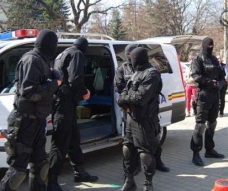 Procurorii DNA efectuează PERCHEZIŢII la Consiliul Judeţean Vâlcea | VIDEO