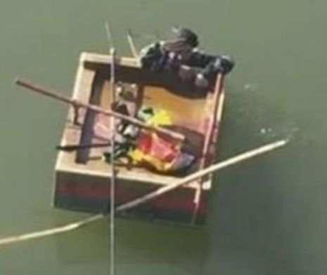 Un bătrânel a ieşit cu BARCA-GEAMANTAN pe Olt şi PUTEA MURI ÎNECAT dacă nu era SALVAT la timp de ISU l Foto galerie