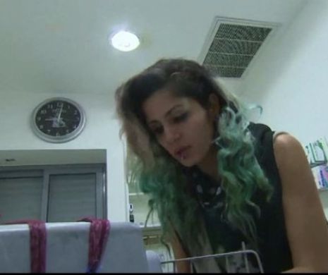 Vecinii acestei fete au depus plangere la primarie. Ce au gasit in apartamentul ei: "Este un focar de infectie"