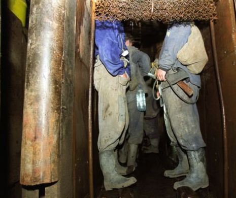 Bani furați cu lopata în Valea Jiului. Cum a îngropat cărbunele rusesc huila românească