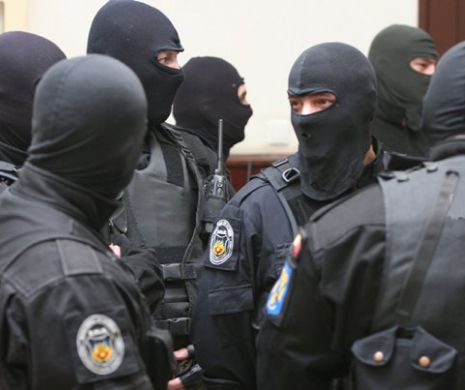 BREAKING NEWS. Percheziții  CU MASCAȚII la Primăria Nădlac